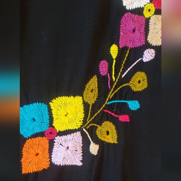 Mexican Embroidered Black Top with Colorful Floral Design Size Small - Picture 4 of 6
